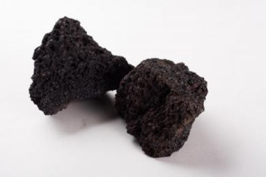 Batu Apung Hitam (4-6 cm)
